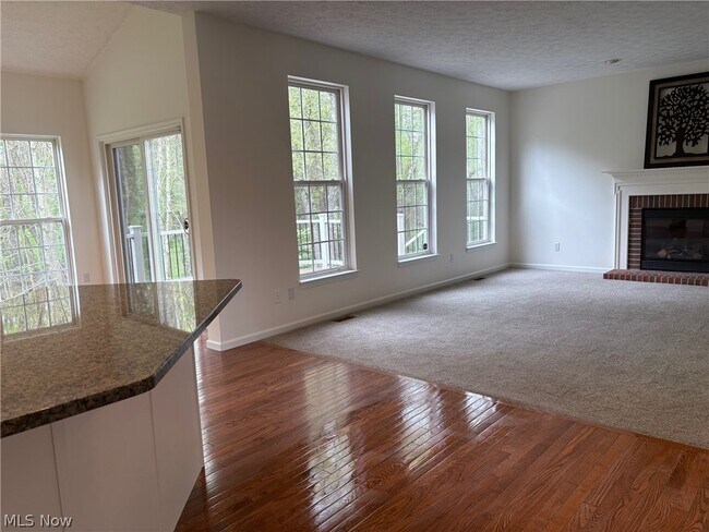 Building Photo - 4582 Devereux Drive