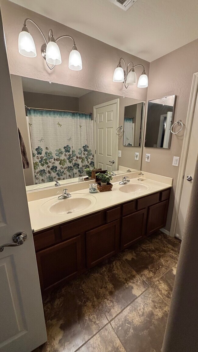 Building Photo - 19589 N Portarosa Ct