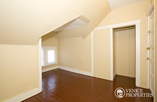 Building Photo - 1665 N 4th St