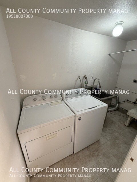 Building Photo - 2956 Mission Village Dr