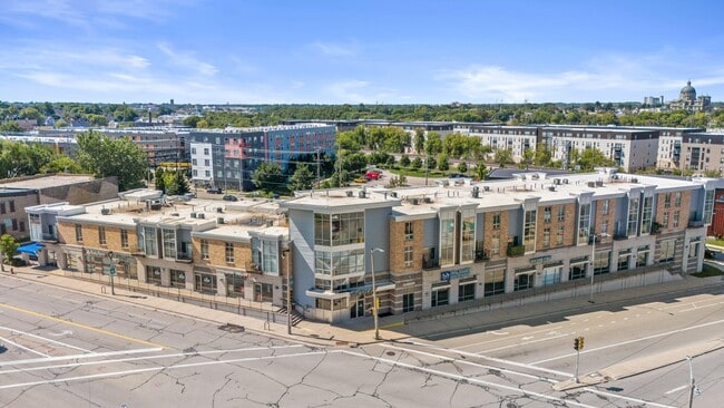 Building Photo - 2121 S Kinnickinnic Ave