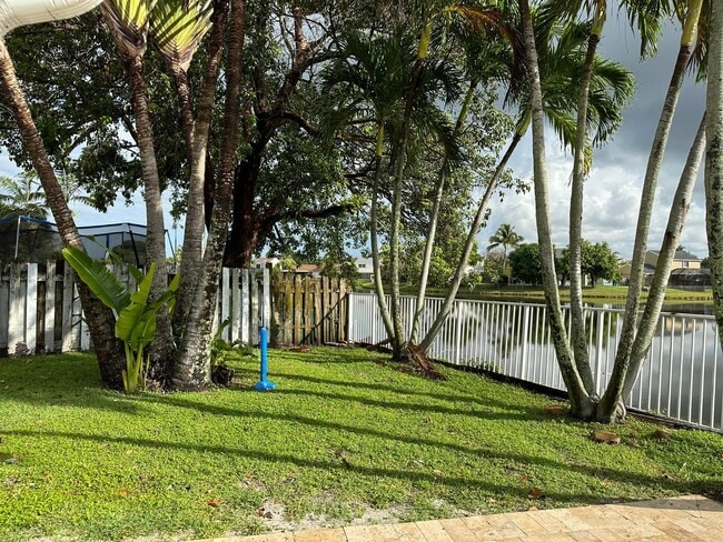 Building Photo - 9841 Ridge Creek Rd