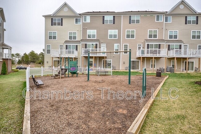 Building Photo - 24668 Caribou Square