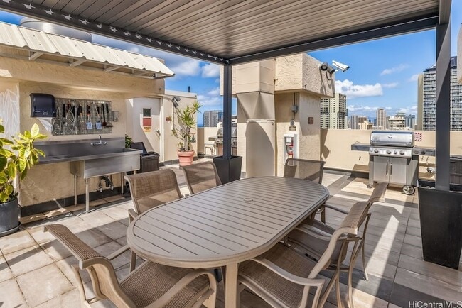 Building Photo - 2345 Ala Wai Blvd