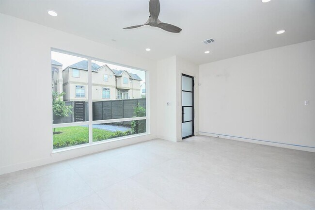 Building Photo - 4709 Gibson St
