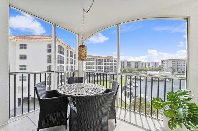 Building Photo - 2871 N Ocean Blvd