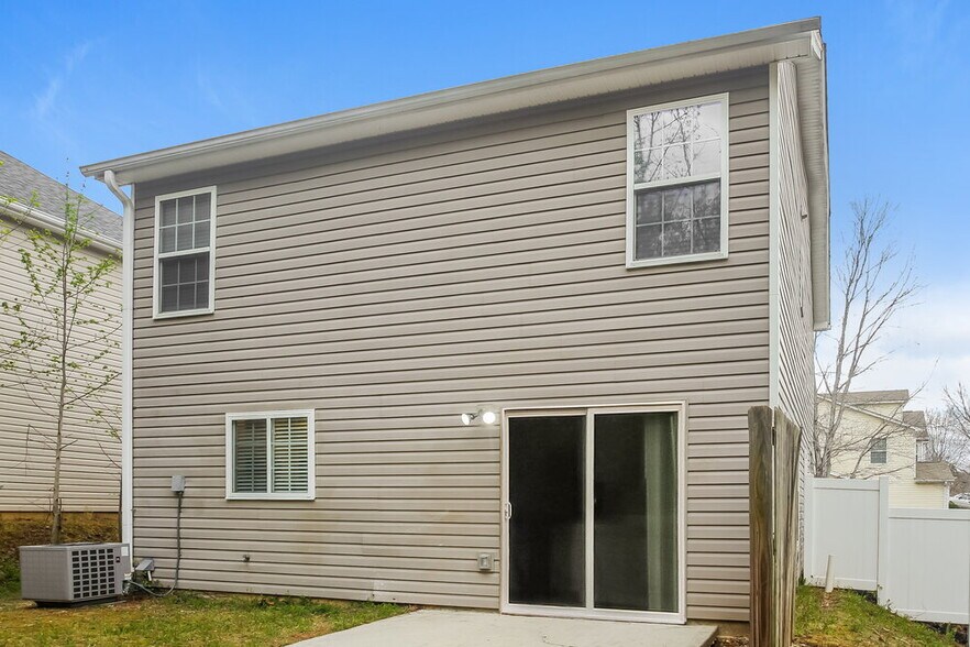 Building Photo - 203 Silver Spring St