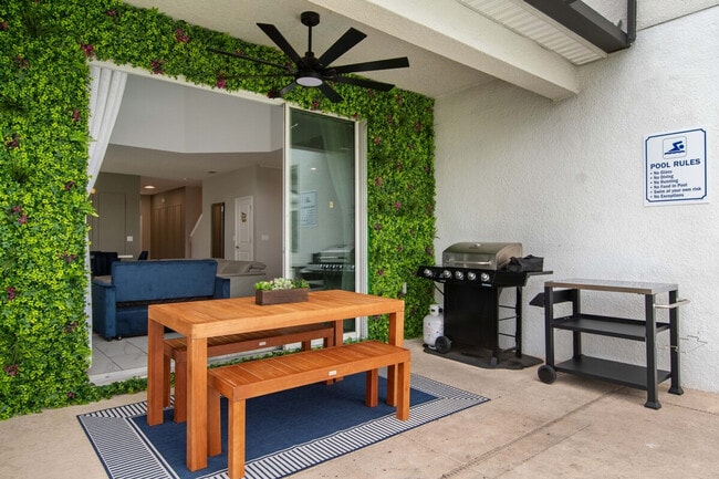 Building Photo - 4761 Kings Castle Cir