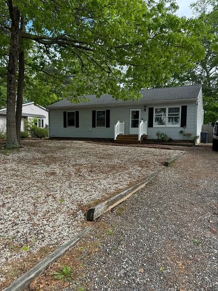 Primary Photo - 1217 Galley Ave
