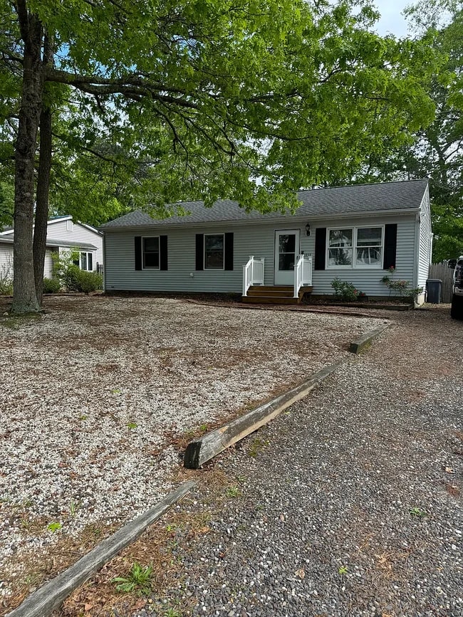 Building Photo - 1217 Galley Ave