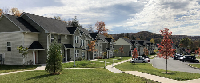 Building Photo - Hemlock Ridge Apartments