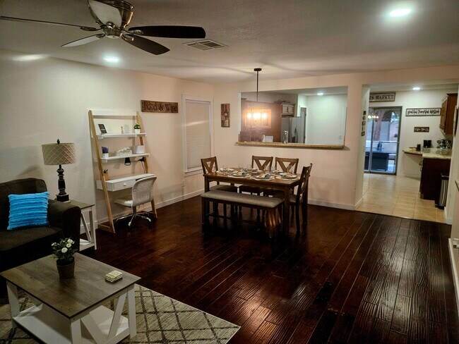 Building Photo - 3021 W Blue Sky Dr