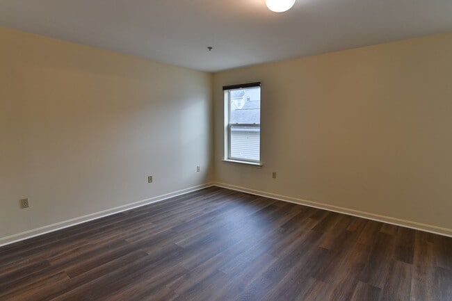 Building Photo - 3 Bedroom Single Family in Midtown with Pa...