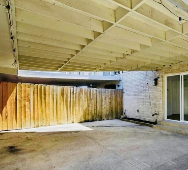 Building Photo - 11821 Petal Dr
