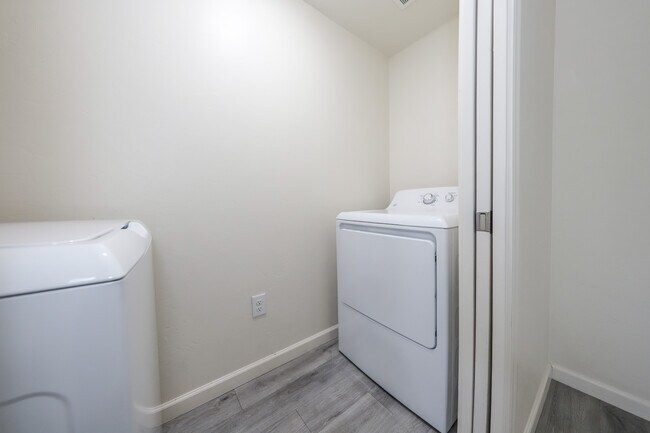 Building Photo - 3732 E Mercedes Ct
