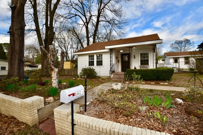 Building Photo - 1623 Texas St