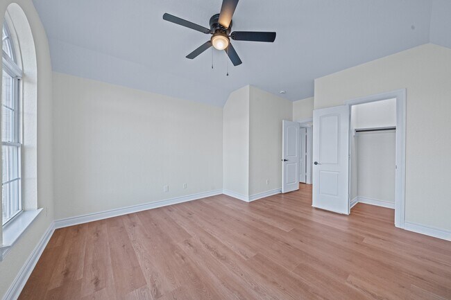 Building Photo - 14511 Middle Bluff Trail