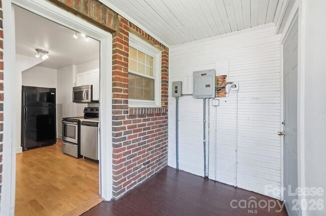 Building Photo - 2120 Kirkwood Ave