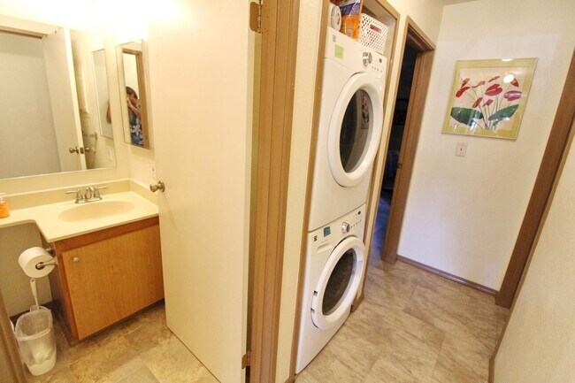 Building Photo - Haleakala Gardens - Furnished 3bed/2bath Condo in Central Kihei