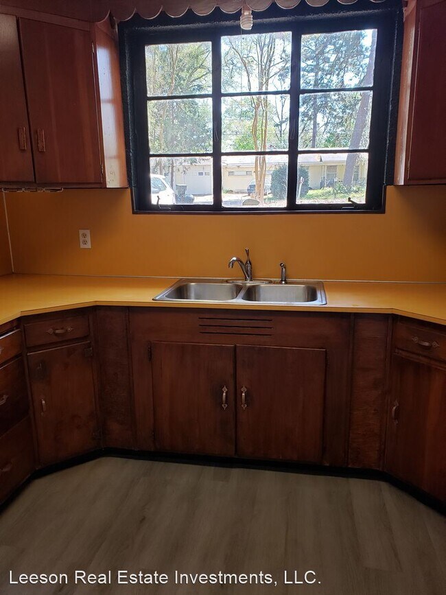 Building Photo - 3 br, 1 bath House - 4022 Independence Ave.
