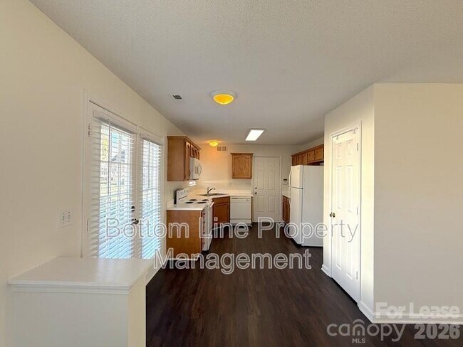 Building Photo - 8821 Cameron Spring Rd