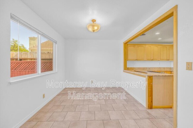 Building Photo - 143 Seal Ct