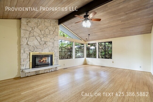 Building Photo - 9530 NE 30th St