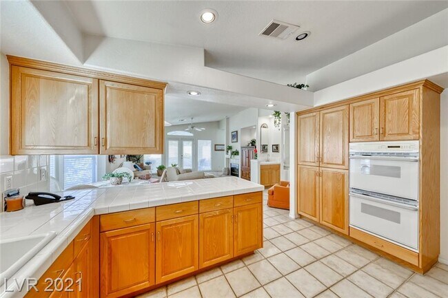 Building Photo - 2229 Fiero Dr
