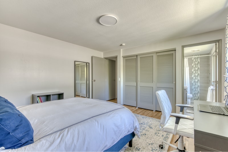 Building Photo - 9037 SW Monterey Pl