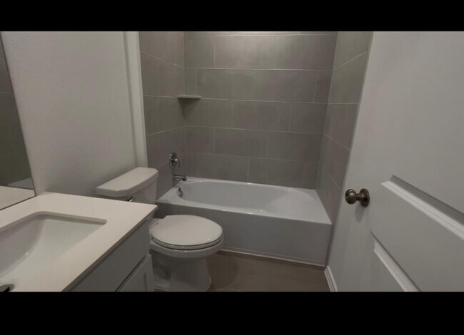 Building Photo - 152 Zircon Ln