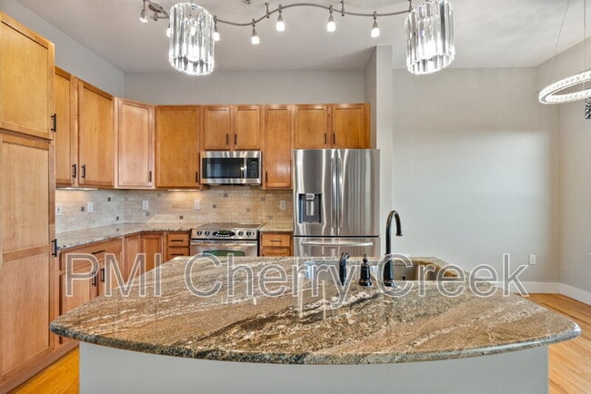 Building Photo - 10111 Inverness Main St