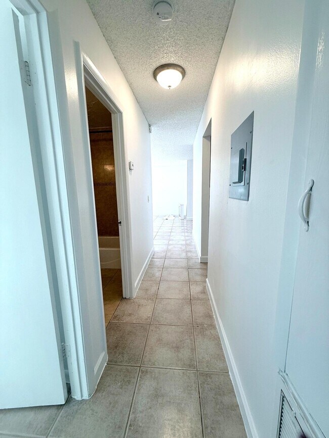 Building Photo - 3364 Jefferson St