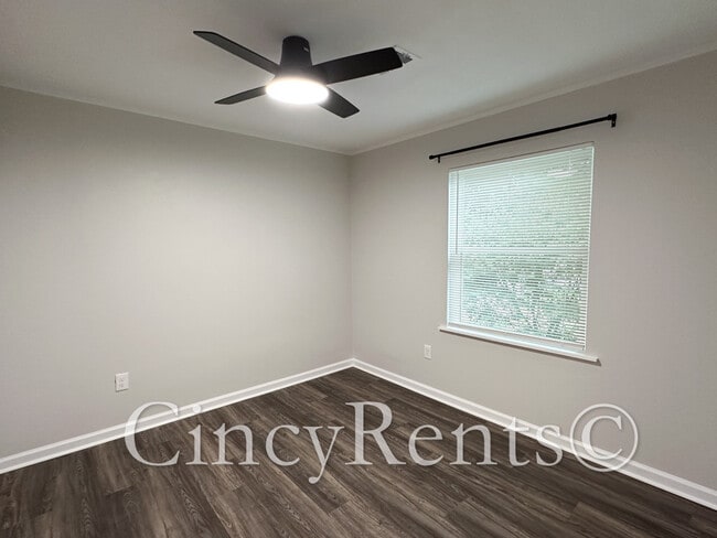 Building Photo - 988 Stratford Pl