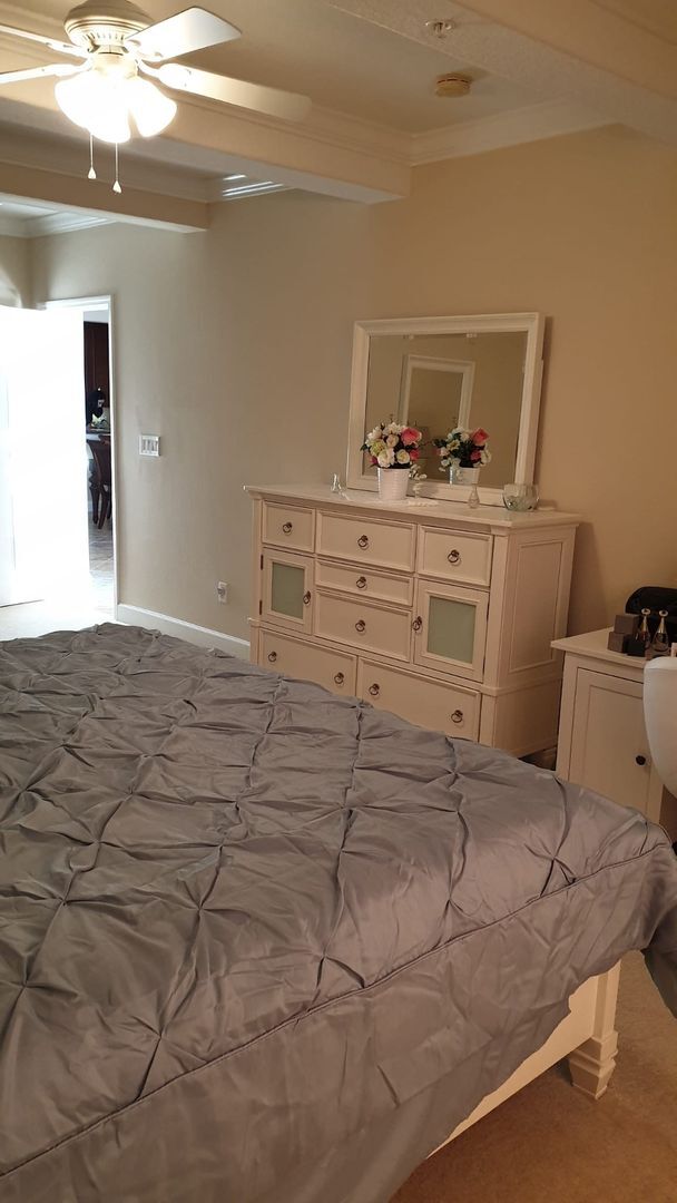 Building Photo - Stunning 3 bedroom top floor in Toscana FULLY FURNISHED