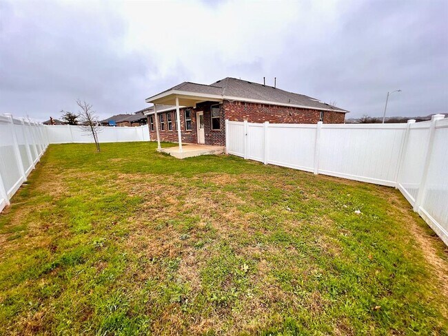 Building Photo - 5717 Lehman Way