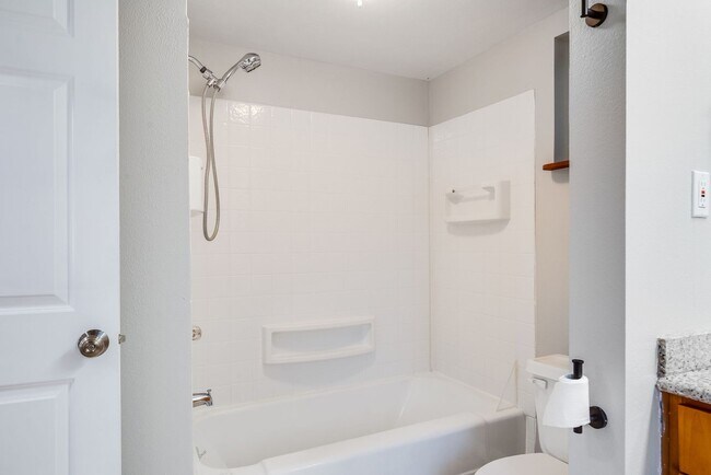 Building Photo - Charming 1 BD 1 BA cottage nestled on a be...