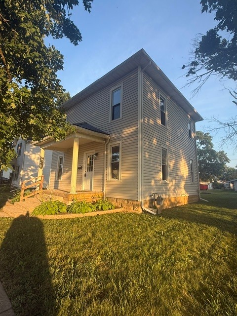 Building Photo - 409 W Walnut St