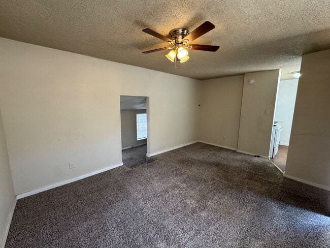 Building Photo - One Bedroom House Located In Heart of Lubbock Minutes From Texas Tech & Medical District!