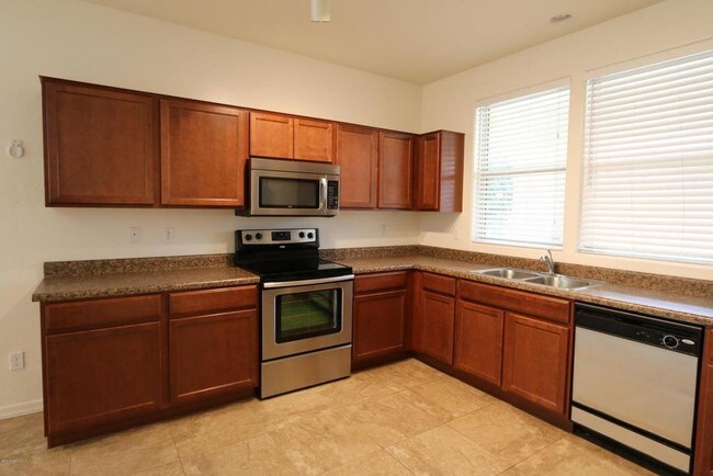 Building Photo - 1404 S Newberry Ln