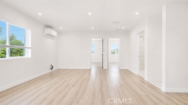 Building Photo - 628 W Floral Dr