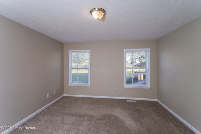 Building Photo - 4623 Wooded Oak Cir