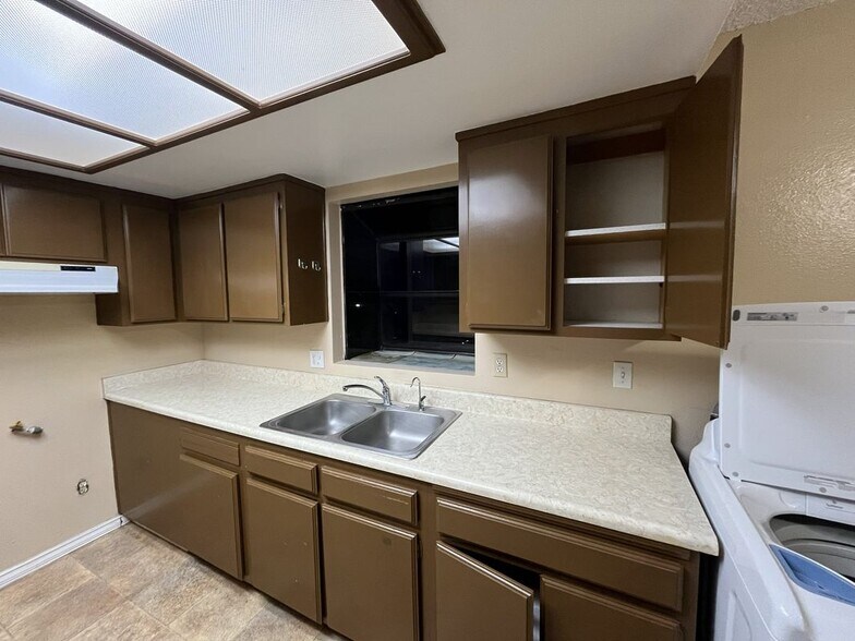 Building Photo - 4154 159th St