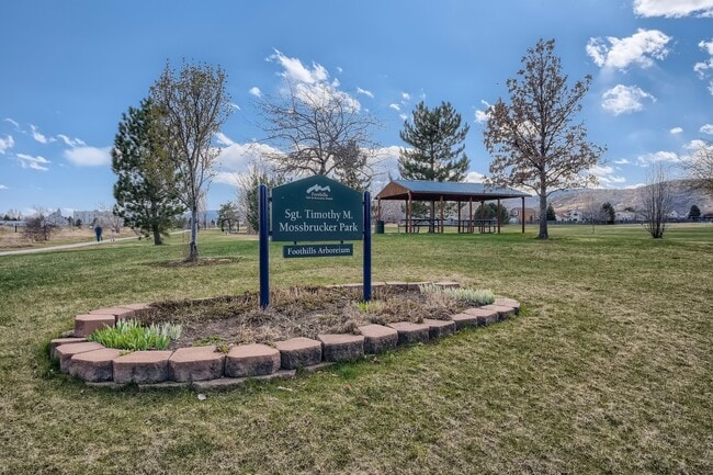 Building Photo - 5563 S Vivian Ct