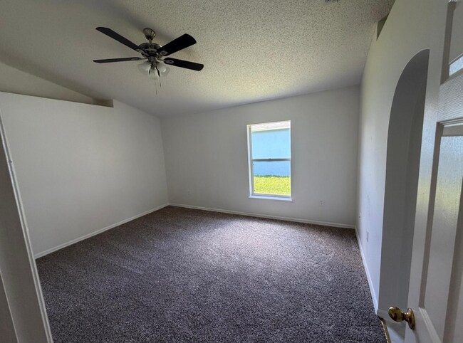 Building Photo - 3015 Elbib Dr