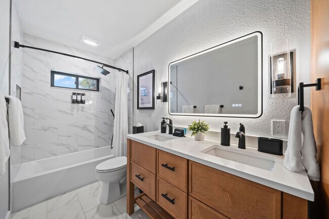 Building Photo - 115 Esther Dr