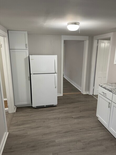 Building Photo - 8 Foote St