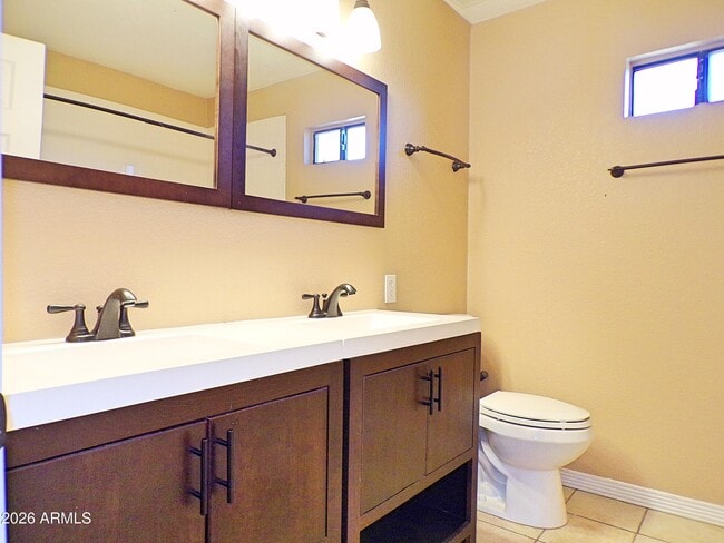 Building Photo - 10033 S Honeysuckle Dr