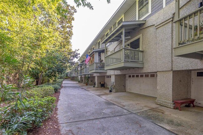 Building Photo - 200 Salt Air Dr
