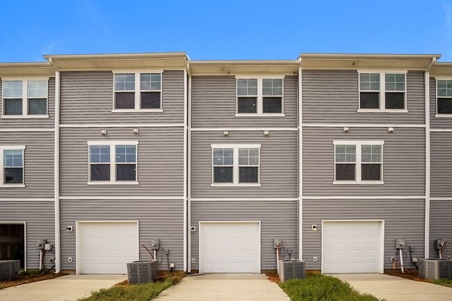 Building Photo - Brand New Townhome | 3 BR/3.5BA | 1-Car Garage | Near Downtown Mooresville