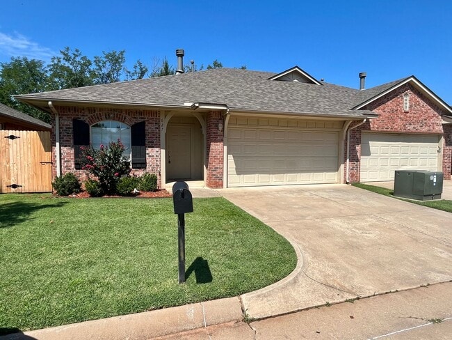 Primary Photo - Great 3 Bed, 2 Bath Duplex In Edmond!!